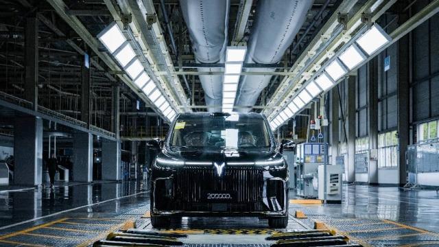 满配华为全家桶 岚图梦想家冠军版30.99万上市