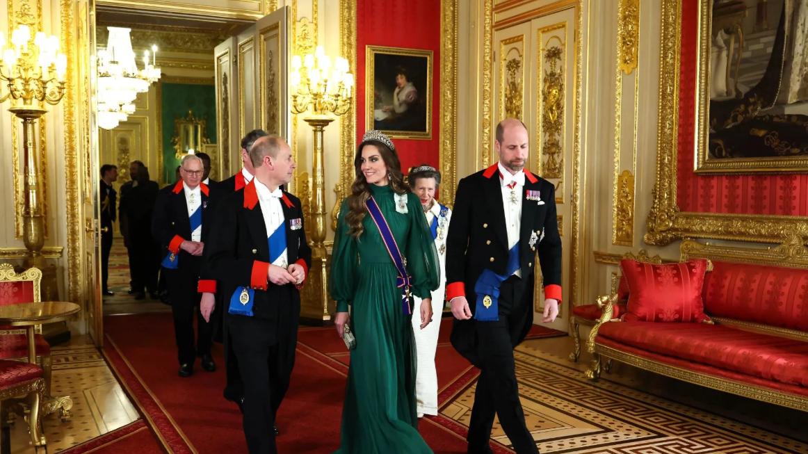 凯特出席尼日利亚总统欢迎宴，又戴“珍珠泪”皇冠，和戴妃一样美