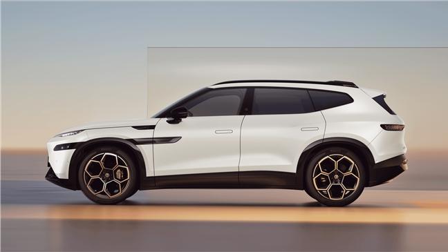 与众08全新亮相 以实用初心 护纯电出行无忧