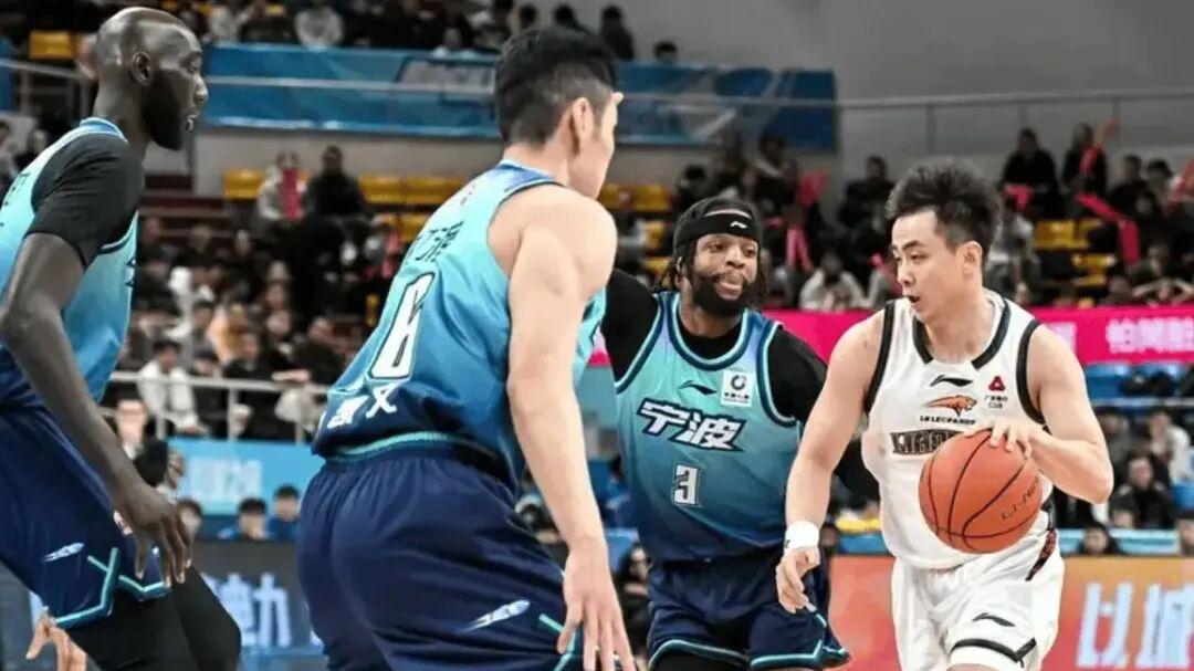 辽篮不敌宁波队！再收4坏消息，乌戈摊牌，难怪杨鸣坚决要离任