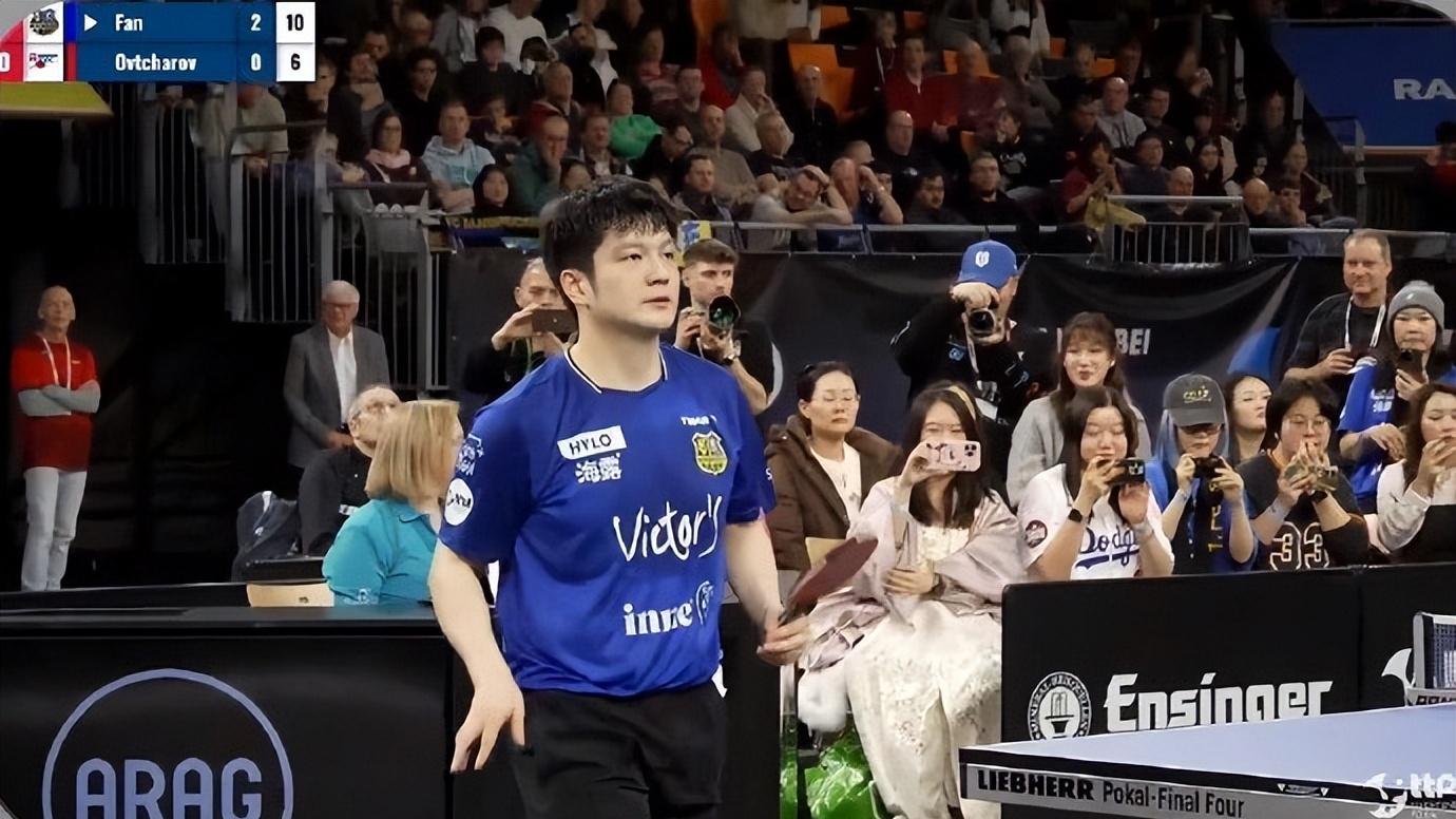 7小时内4赛夺冠后，樊振东回应是否续约，一句话透露内心想法