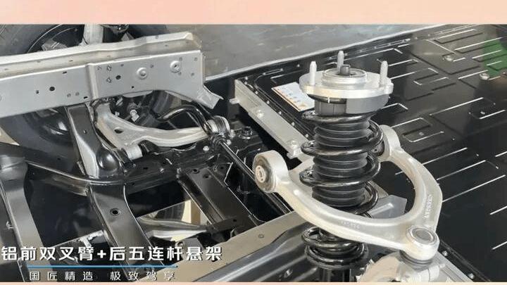 论性价比还得是长安，中大型混动轿车配激光雷达，只需12万