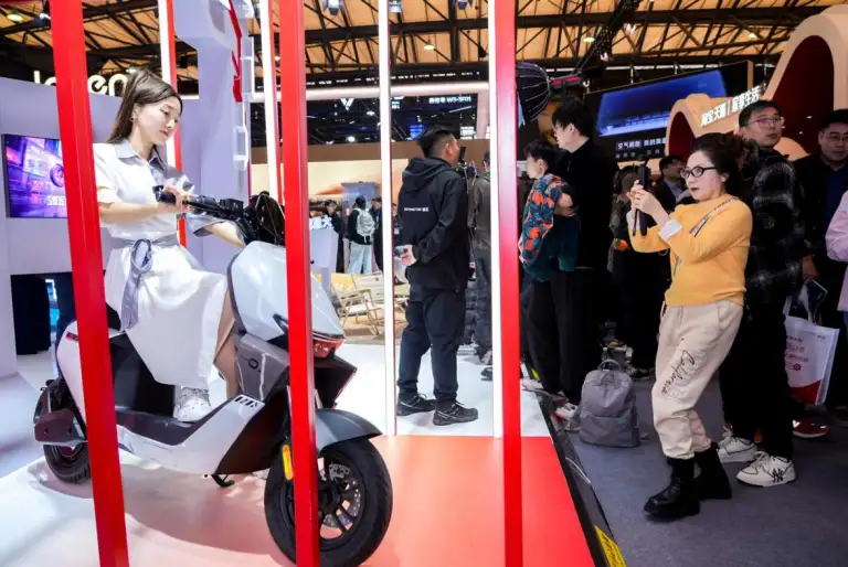 AWE2026 惊现“两轮出行黑科技”，首驱科技藏着啥秘密？