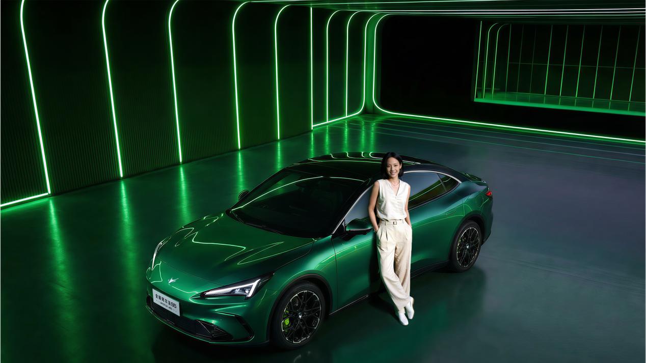 15分钟补能540km，极狐全新阿尔法S5律动上市补贴价9.98万起