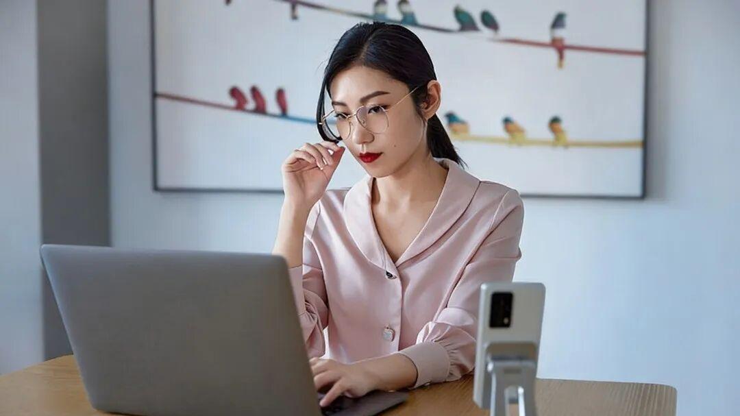 白领工作要被AI取代了？这3条路或许能救你