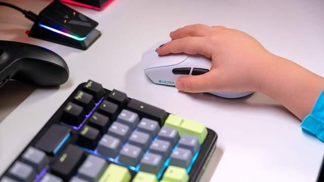 雷柏 VT7 Ultra 星闪版 手感提升 大手玩家新选择 让你稳稳吃鸡