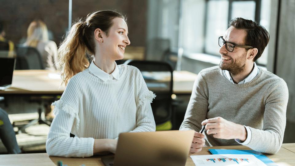 女生问答：丈夫负责家里的房贷和车贷，但不管家，我母亲骨折他却冷漠睡觉，这样的婚姻还该继续吗？