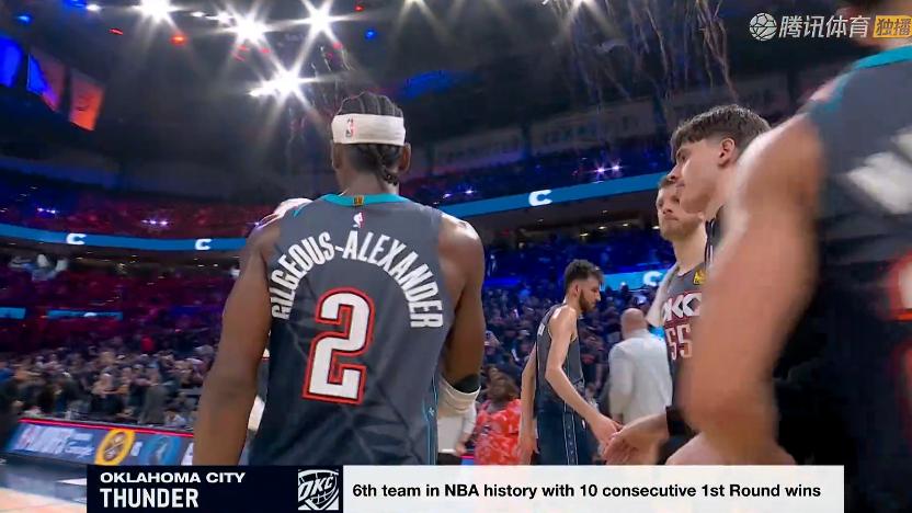 雷霆大胜！亚历山大37+5+9，比赛最后两秒，布克转身走入球员通道
