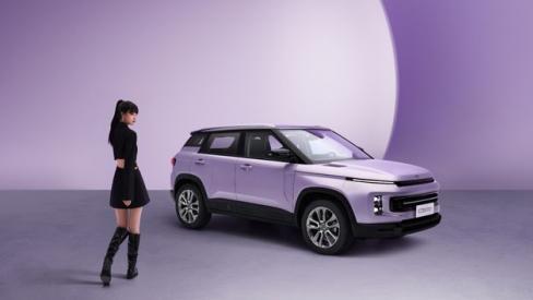 都市光影炼就心动紫，ICON巧克力解锁悦己出行