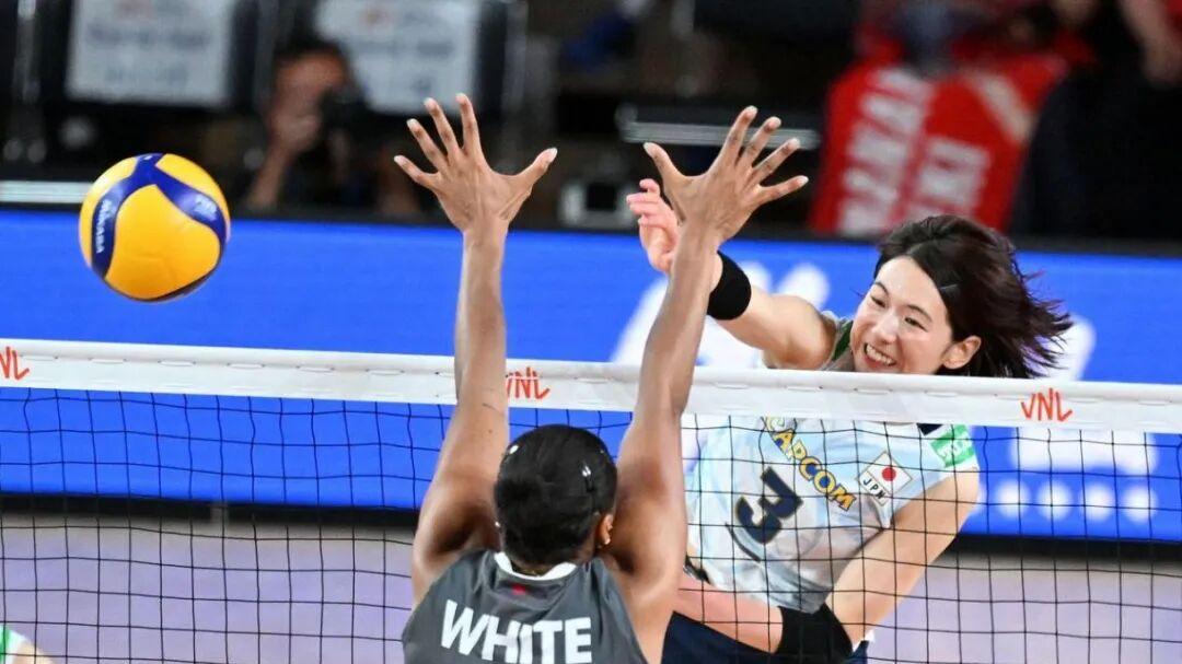 排坛姐弟恋夫妻 古贺纱理那产后首次亮相荧屏 有了新身份