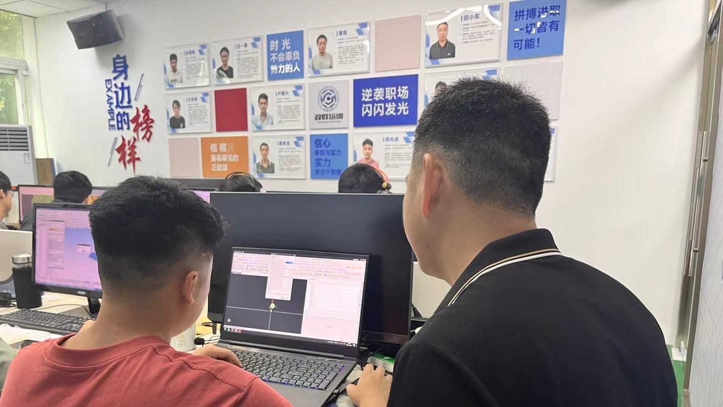 UG还是MC？别纠结！政群CNC培训两大编程软件任你选，试听试学找到适配款