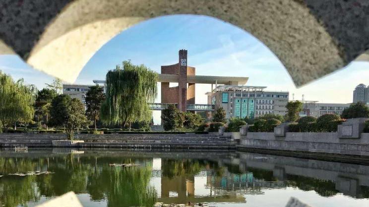 张伟：法苑四季，青春逐光——西北政法大学校园散记