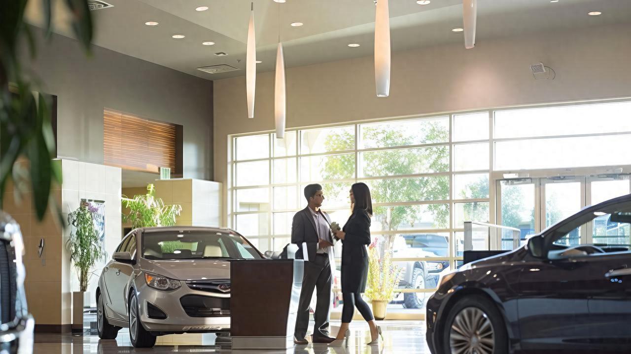 这你能受得了！电车不好卖，油车赔钱卖