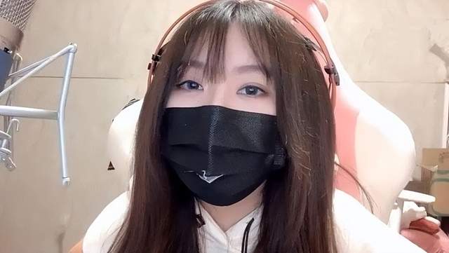 女主播下场嘲讽斗鱼一姐？不当言论被粉丝冲烂，光速滑跪公布处理结果