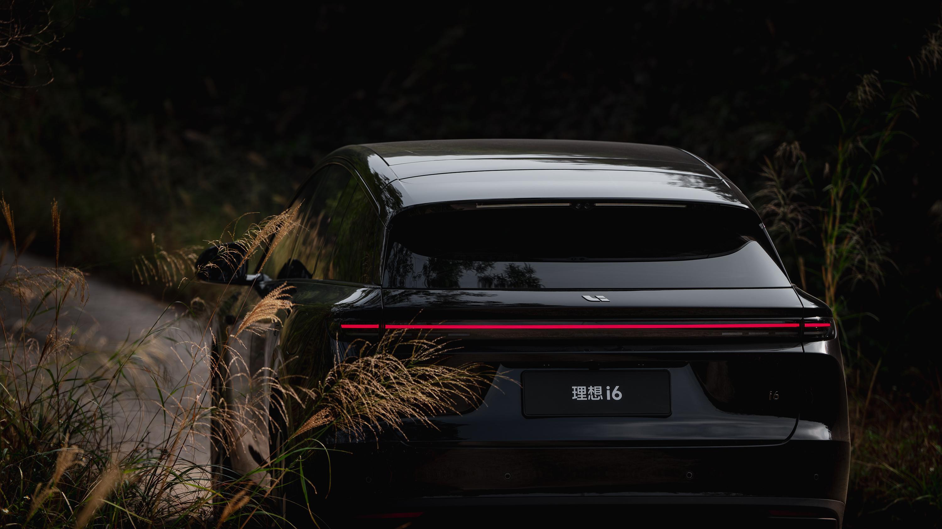 李想怒喷，水军大战引起新能源汽车竞争的遮羞布