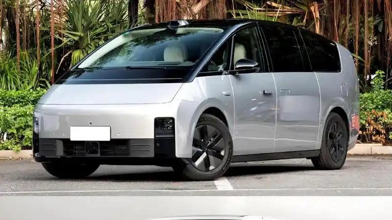 属于丰田埃尔法的神话，正在逐渐风化