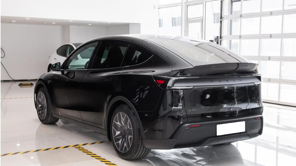 空间务实，性能平衡？且看Model Y L表现如何？