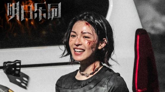 这几年钟楚曦在穿搭和气质上，确实是内娱独一份的存在