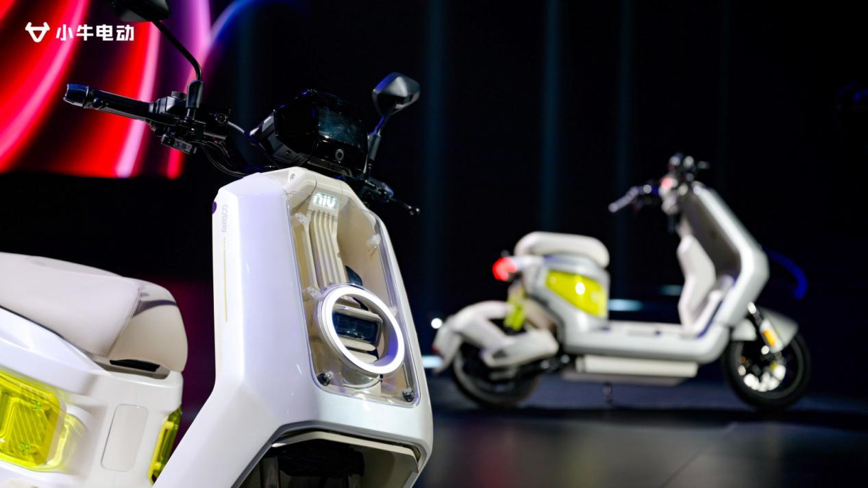 真科技落地！小牛电动2026发布会炸场：全球首款AI两轮车机+双旗舰首发，开启造AI好车新十年