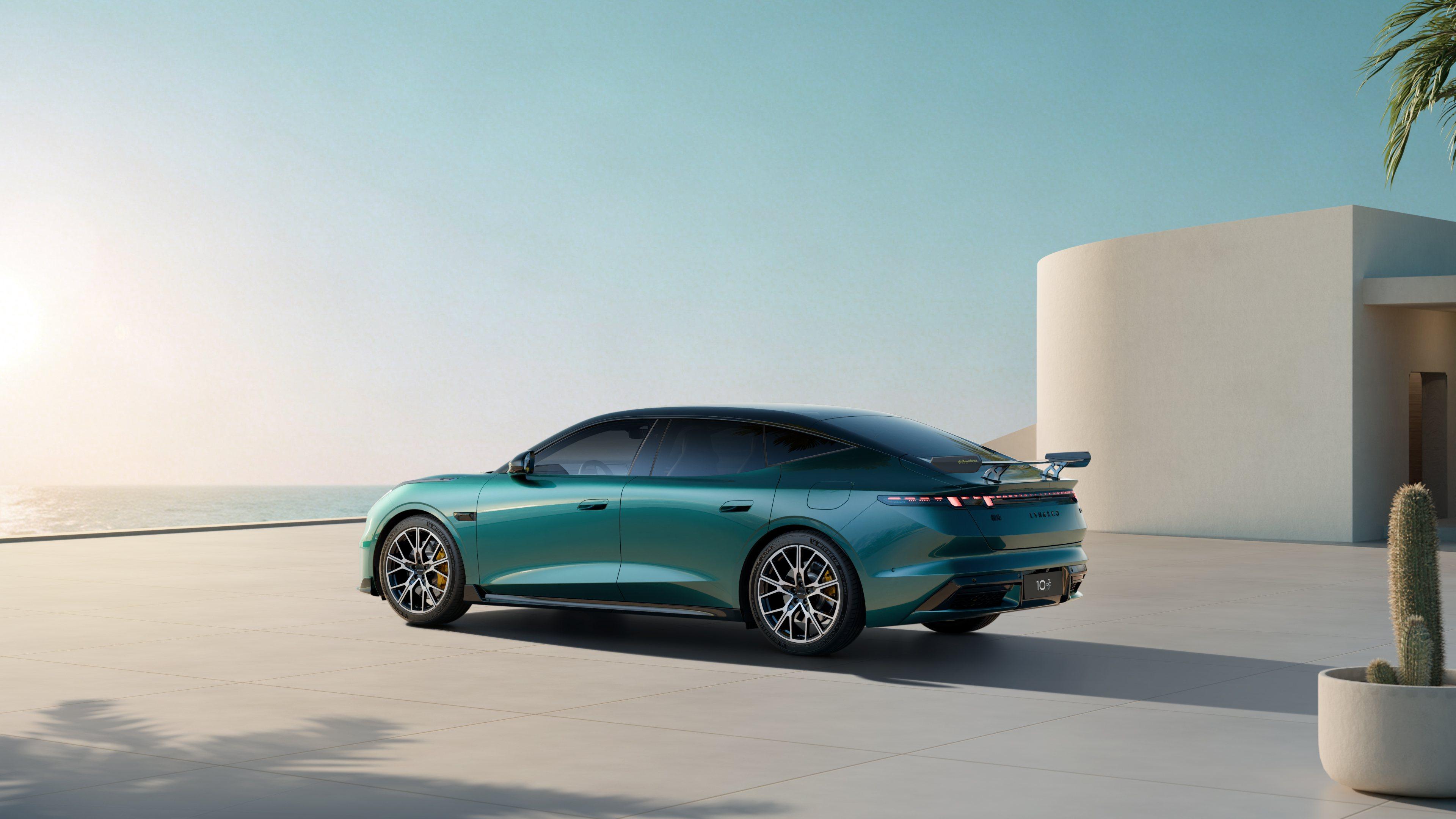 别家纯电都做家用，领克10+偏要把运动做透