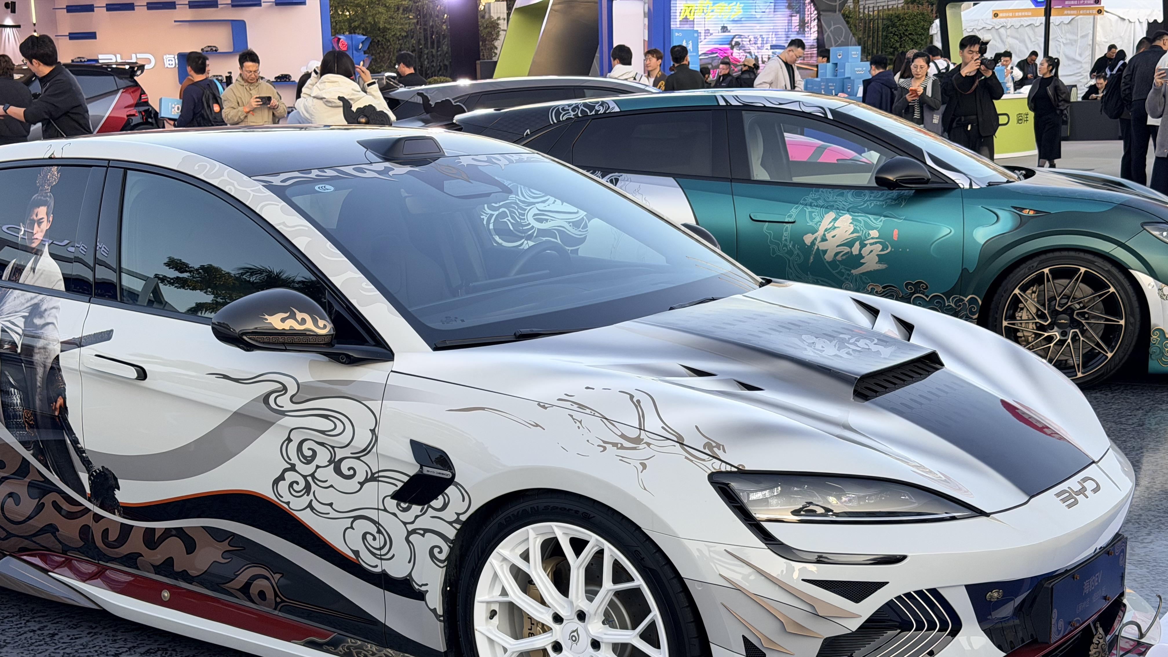 油价涨到9元，比亚迪插混车主一点不焦虑：油耗很低，还可油可电