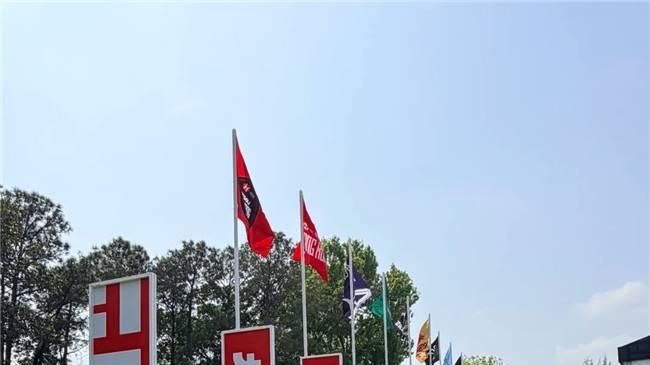 粤Z·L057港，这台极氪009藏着香港富豪的“双城记”