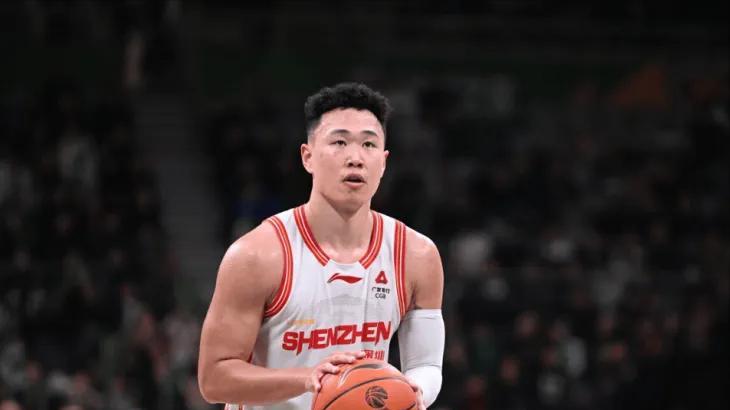 辽宁输球问题在手帝？锋无力+三分不中，贺希宁表现对比强烈