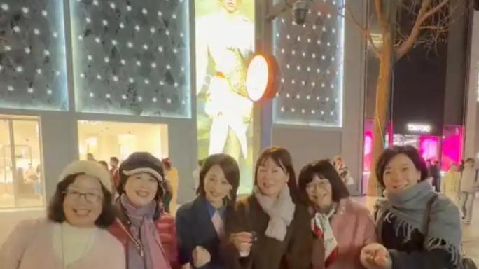 六朵金花的二十年跨年之约：杭州闺蜜团的时光传奇