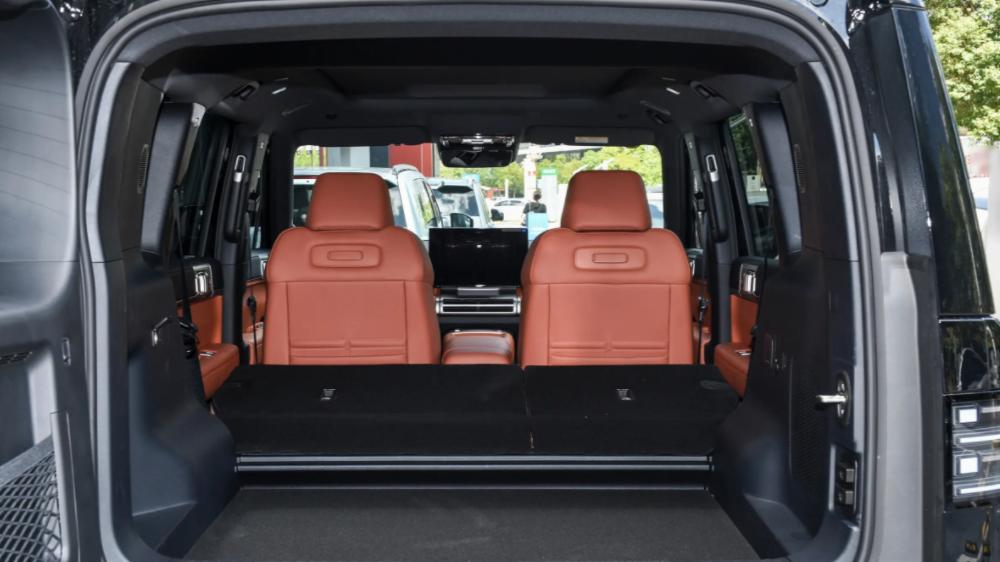 家用硬派SUV，后排放倒变大床，方程豹钛7 PHEV家用越野两不误