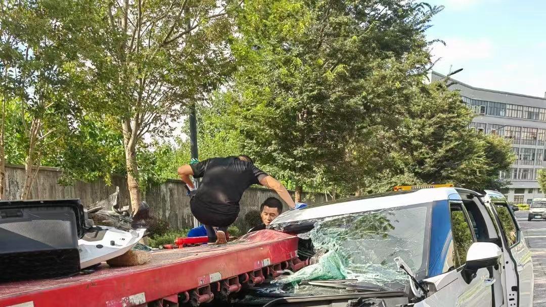 车身扭转刚度，才是 MPV 安全的硬底气。