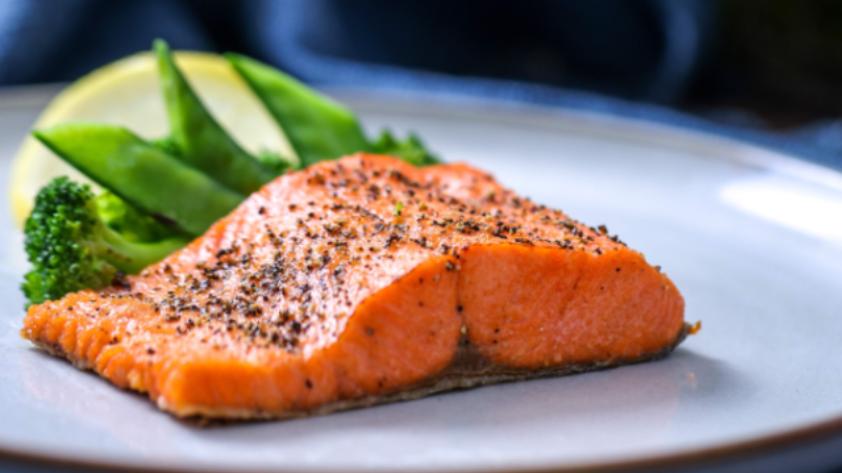 这款黑椒三文鱼，凭啥圈粉千万家庭？