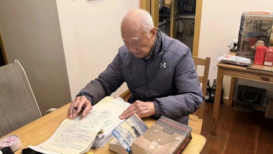 98岁爷爷西湖边飙英语：年龄不是设限，是底气沉淀