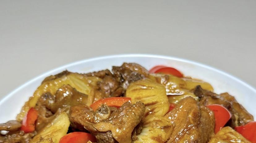 菠萝炒鸭：一口吃掉春夏的酸甜