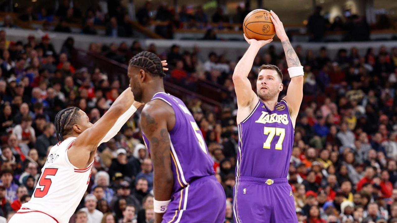 八村塁表示雷迪克要求詹姆斯和东契奇多分享球权：篮球就该如此