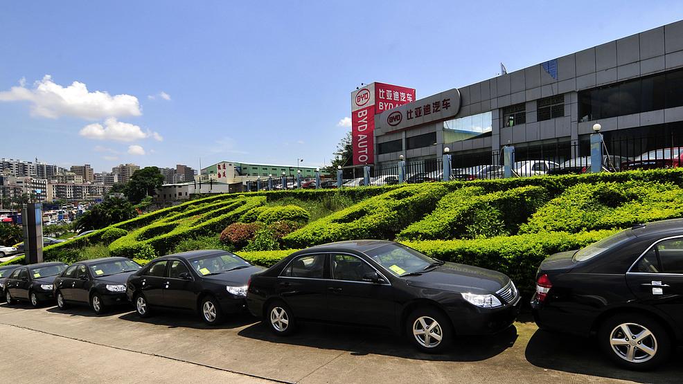 炸锅！马斯克直言：比亚迪举步维艰！