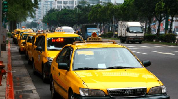 为何出租车、面包车排量小，却比家用车开得猛？