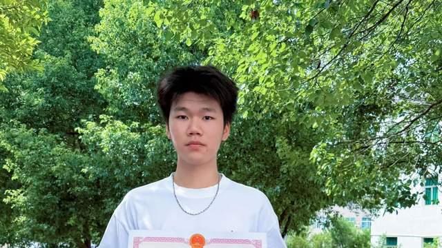 赣州旅游职业学校国家奖学金获得者风采展