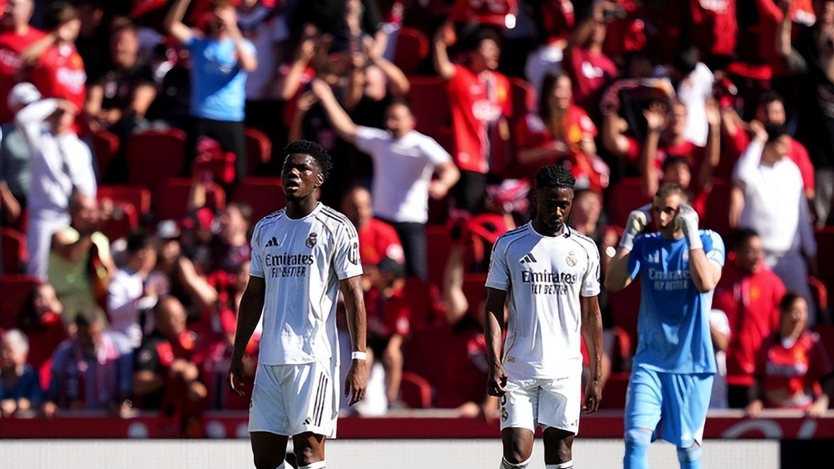 足坛悲喜夜！巴萨拜仁双双绝杀，皇马阿森纳爆大冷，切尔西7: 0