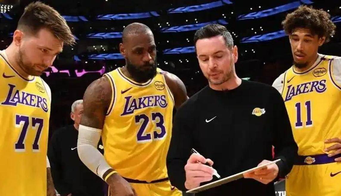 +22秒变-16！这就是八村塁的影响力，湖人首发变阵已有答案