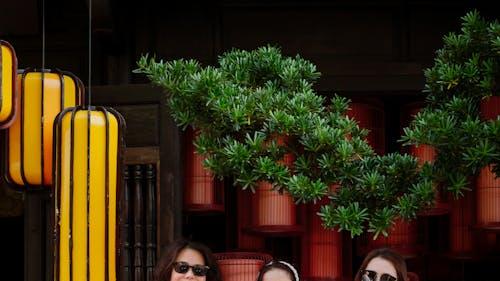 正月初二逛灯会，我被一个摆摊大爷上了一堂价值十万的城市管理课