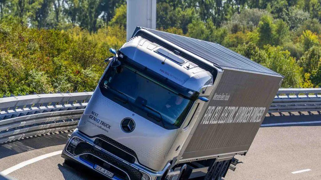 继续押宝氢能重卡！奔驰第二代氢燃料电池重卡来袭，实拍带你看看它有多强！