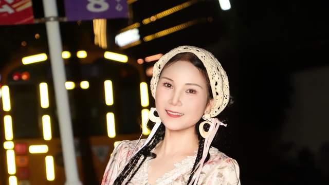 靜靜：天秤座的优雅力量，在镜头前绽放多元光芒