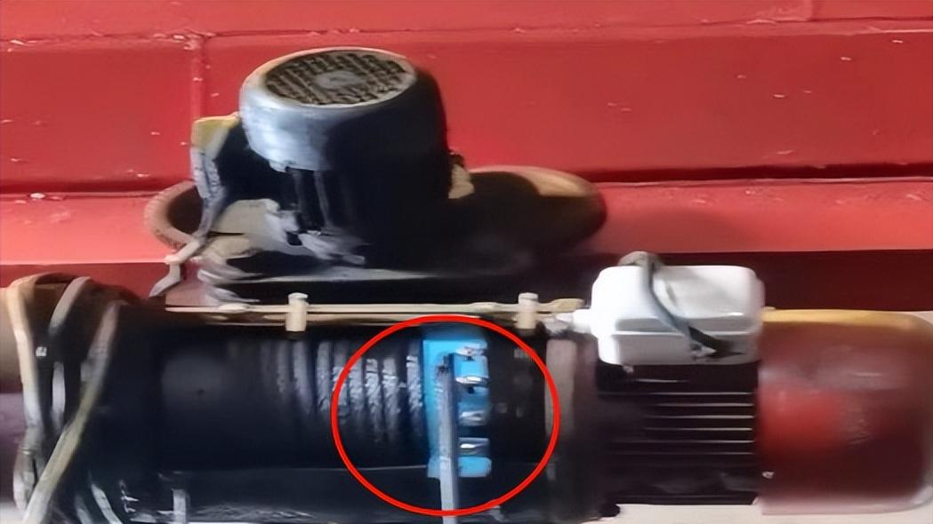 电动葫芦未安装导绳器