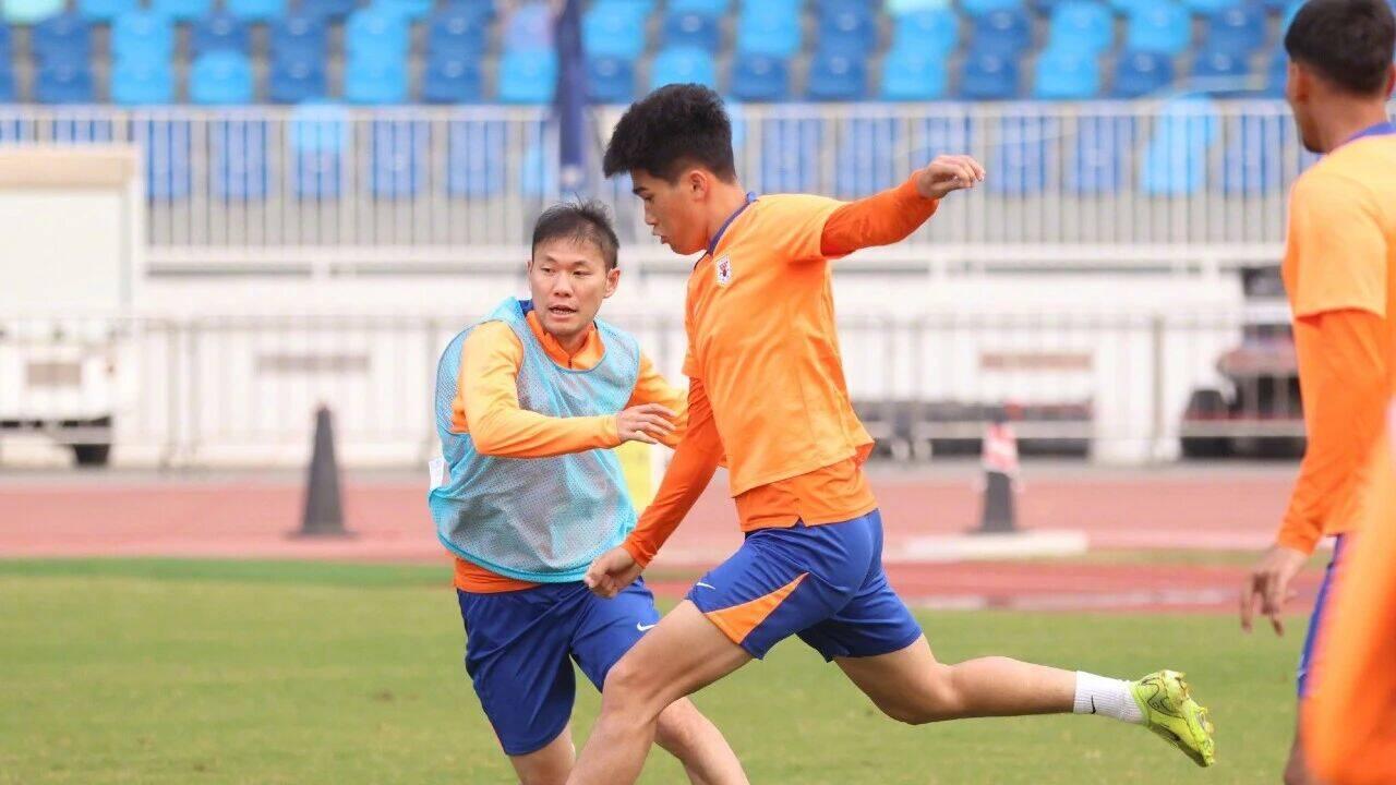 中超转会动态：山东泰山续约U23国脚彭啸，深圳新鹏城敲定第5外援