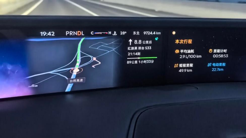 带着全家去远方，你需要一台“什么都能装”的豪华SUV