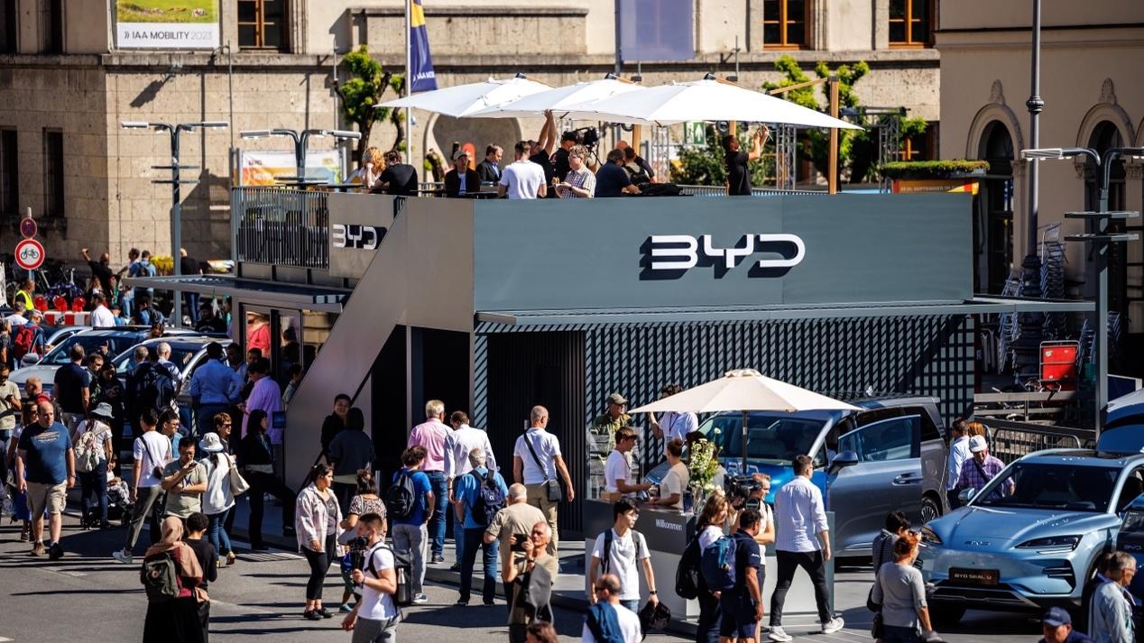 2025中国车出口爆卖700万辆，全球市场格局要重新“洗牌”了？