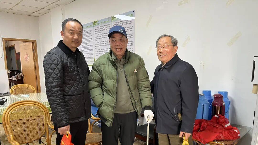 福暖新春便民行，情满社区零距离