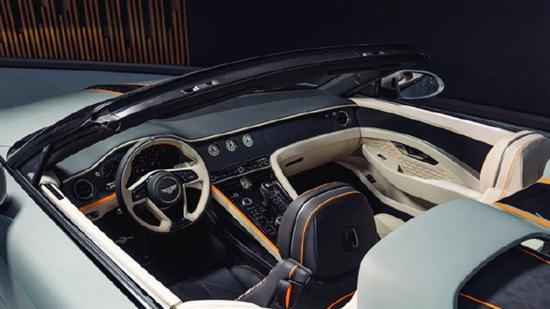 第一台量产版宾利Batur敞篷版亮相