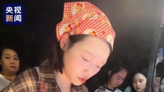 煎饼卷出艺术！一个美术生的另类就业路。