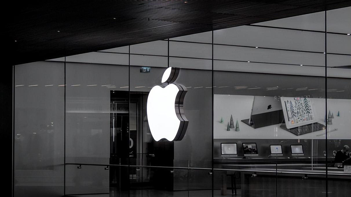 苹果为何放弃自研选择谷歌？10亿美元交易背后的AI困局